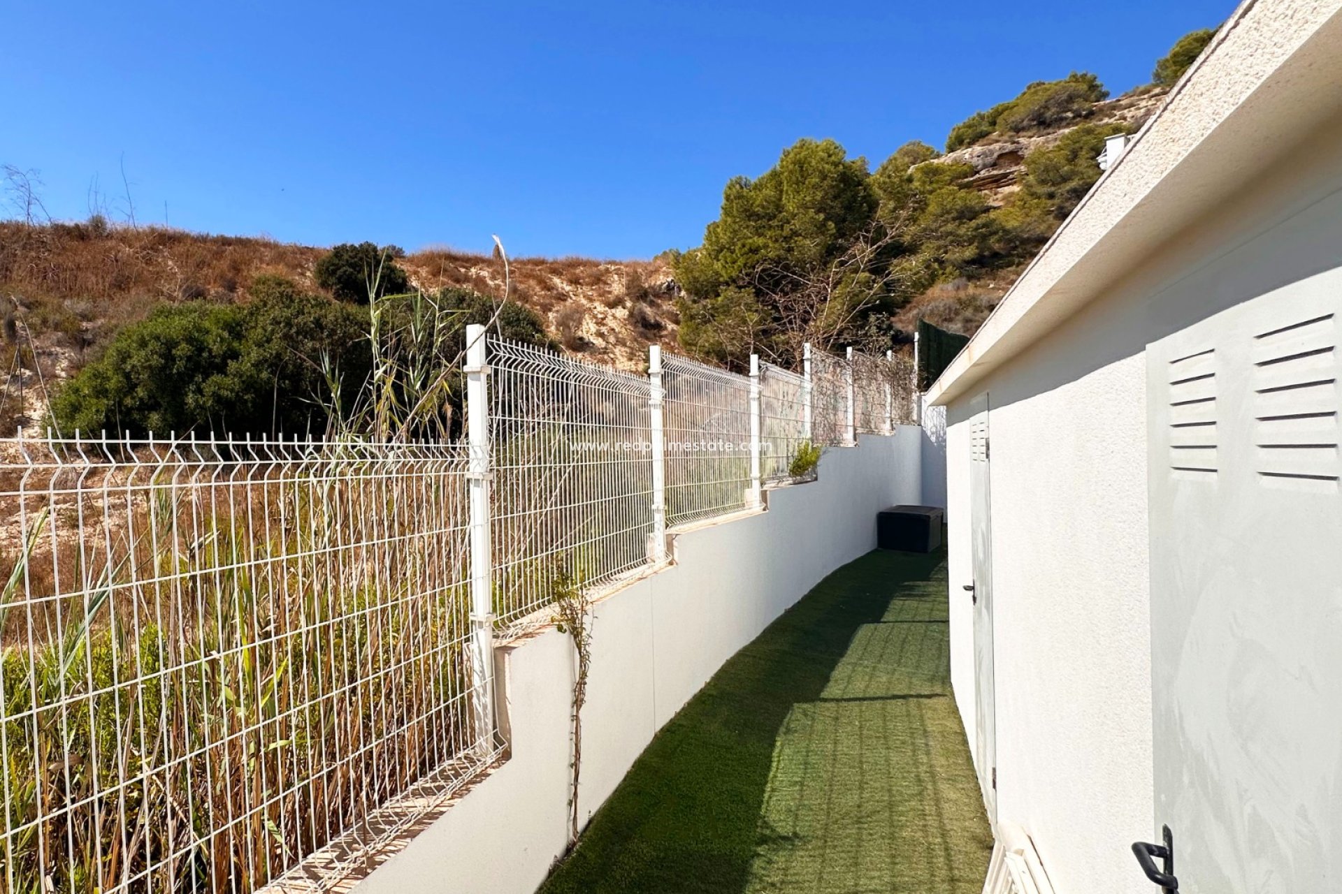 Revente - Villa -
San Miguel de Salinas - Inland
