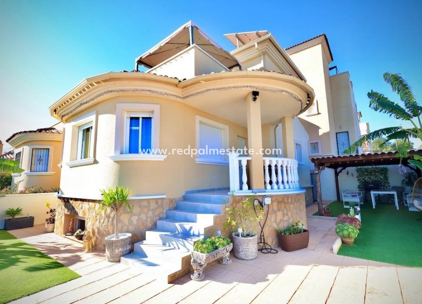 Revente - Villa -
San Miguel de Salinas - Inland