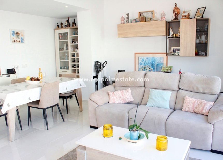 Revente - Villa -
San Miguel de Salinas - Inland