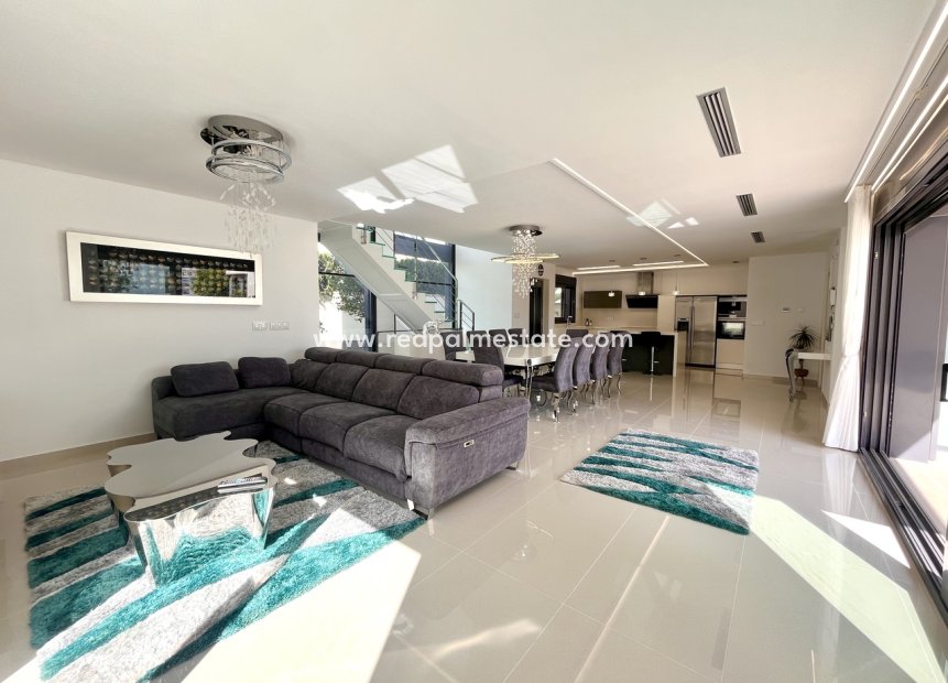 Revente - Villa -
San Miguel de Salinas - Inland