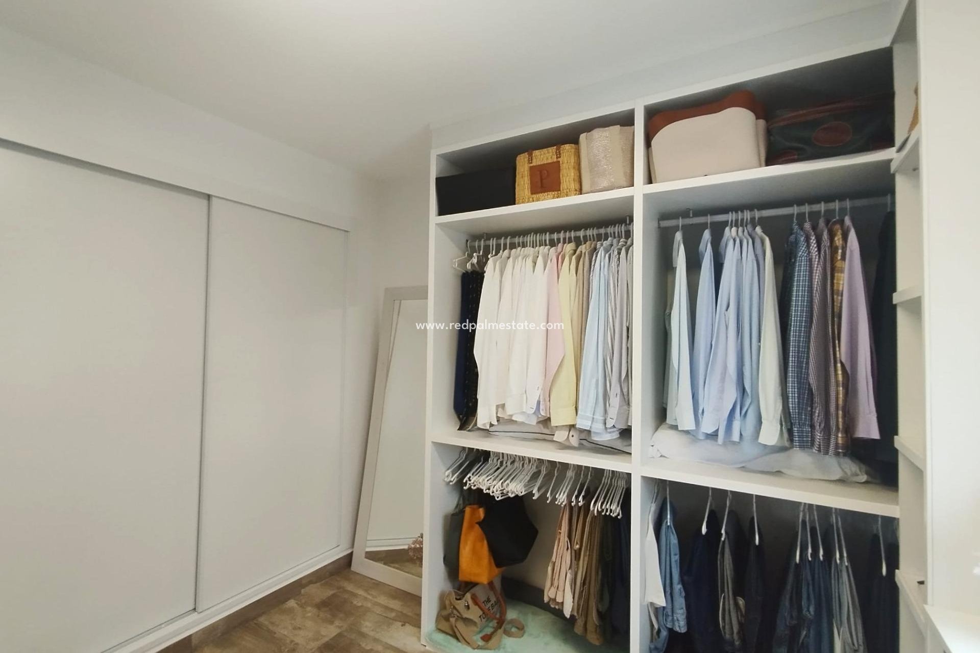 Revente - Villa -
San Miguel de Salinas - Inland