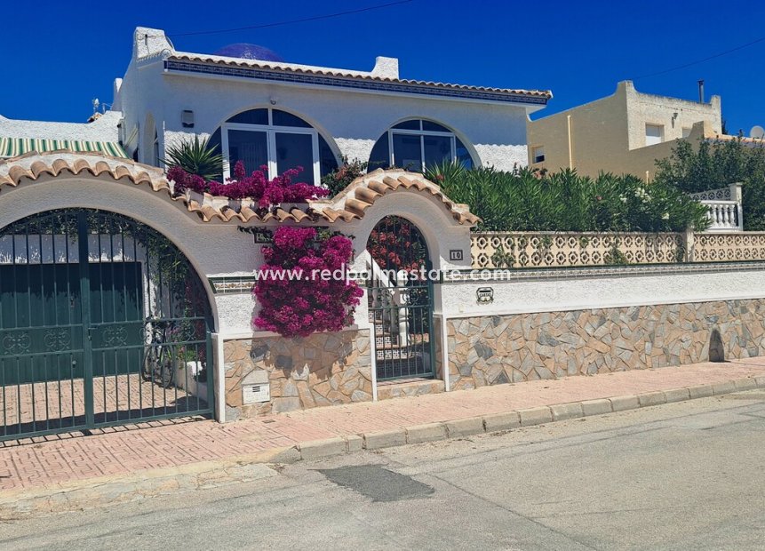 Revente - Villa -
San Miguel de Salinas - Inland