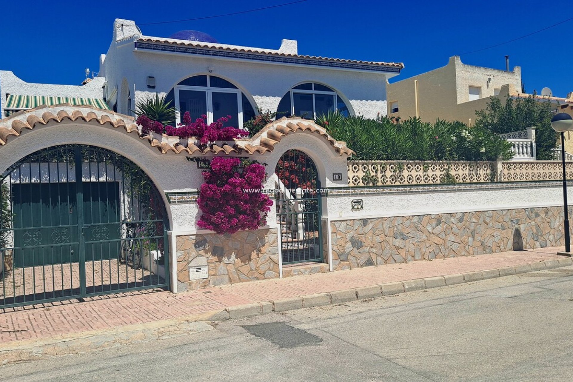 Revente - Villa -
San Miguel de Salinas - Inland