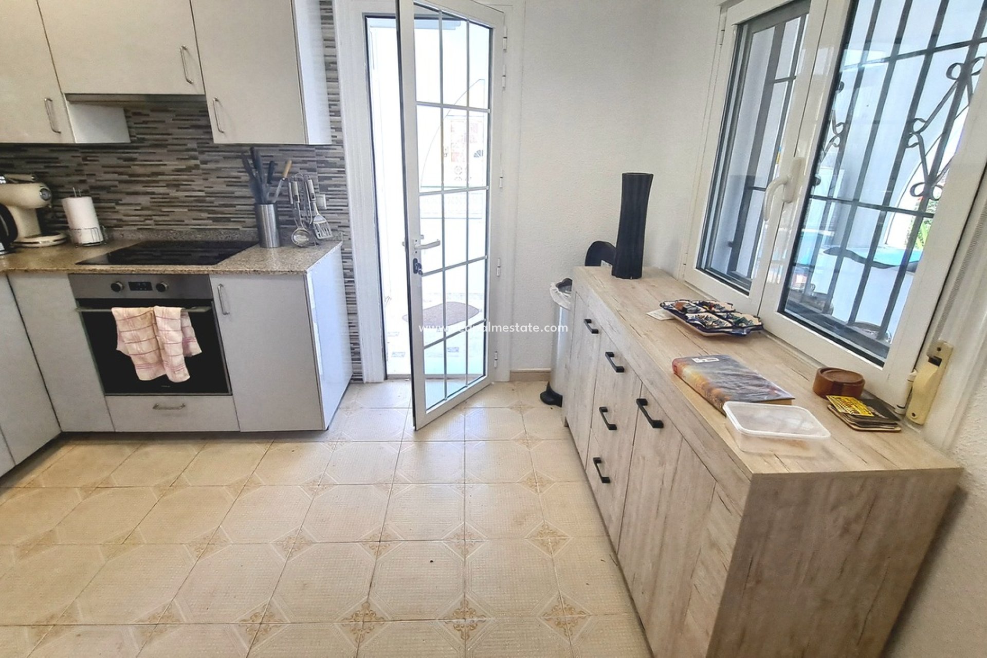 Revente - Villa -
San Miguel de Salinas - Inland
