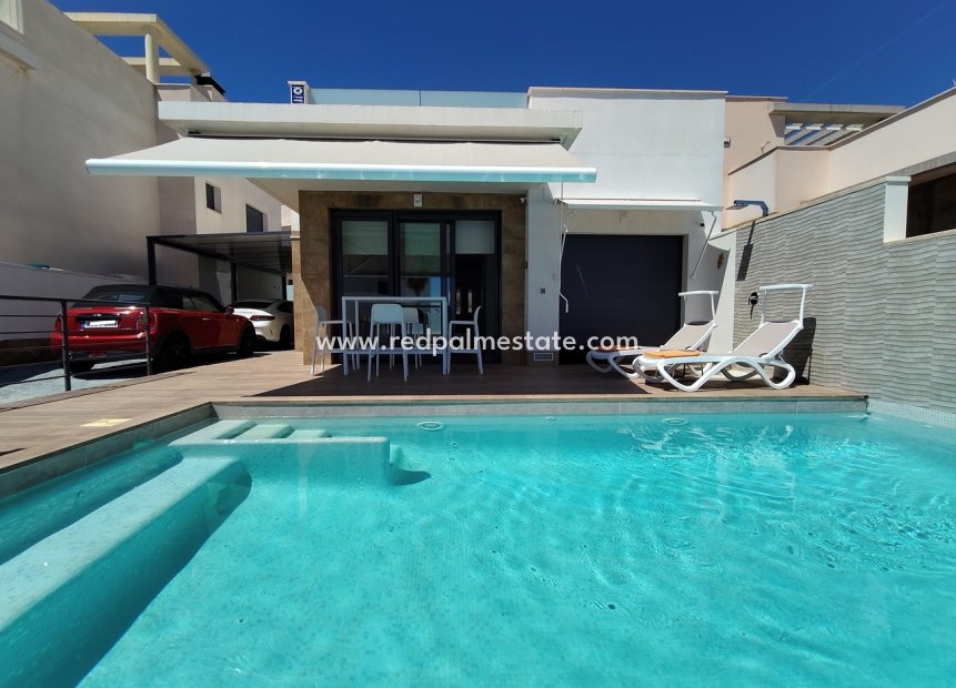 Revente - Villa -
San Miguel de Salinas - Inland