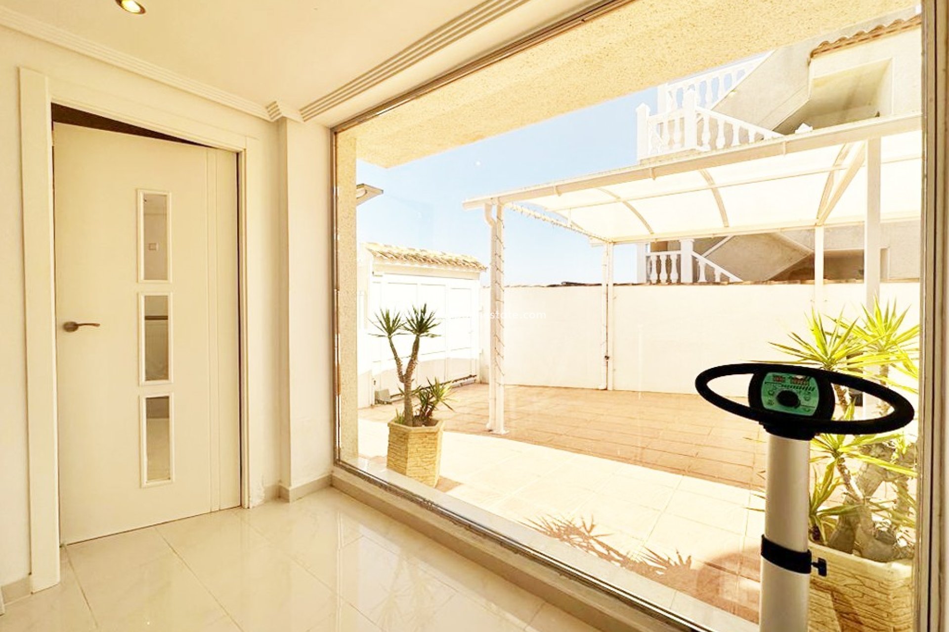 Revente - Villa -
San Miguel de Salinas - Inland