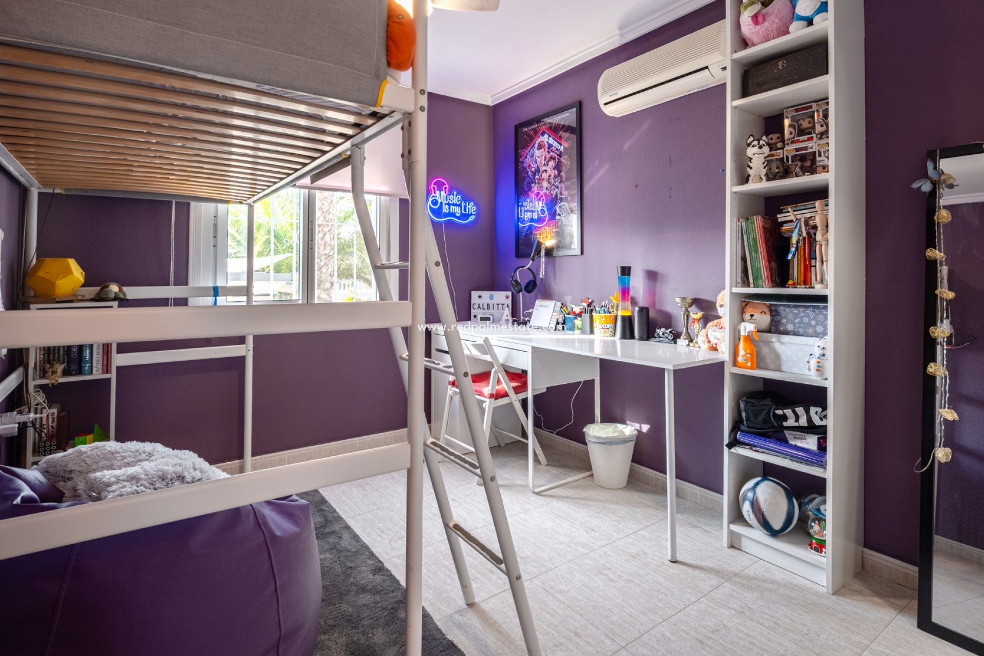 Revente - Villa -
Santa Pola