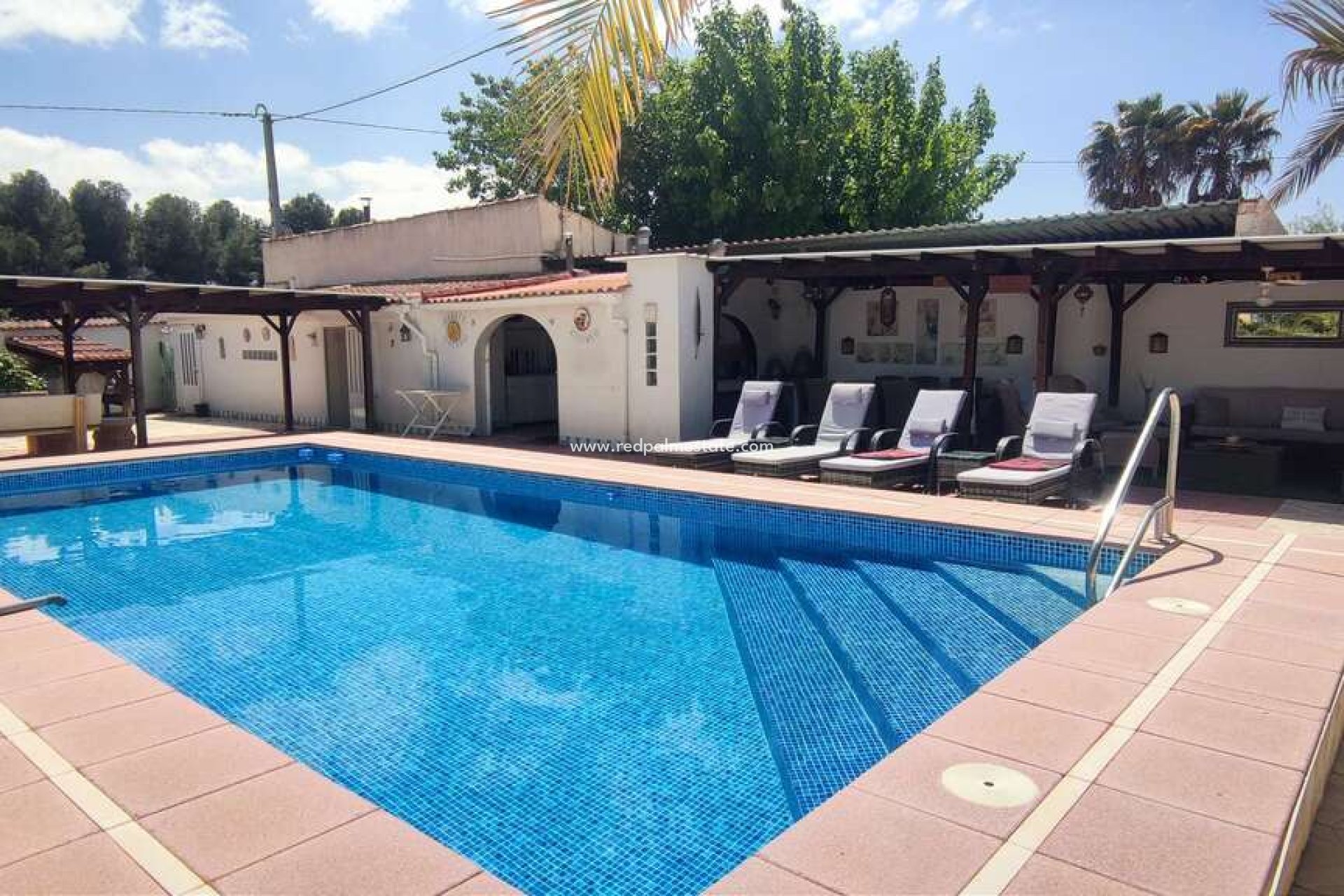 Revente - Villa -
Sax - Inland