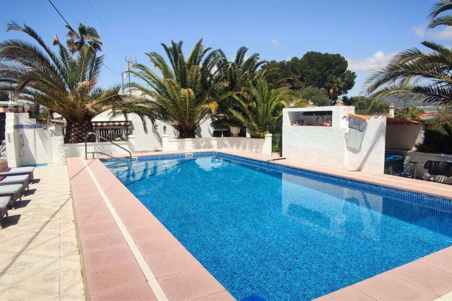 Revente - Villa -
Sax - Inland