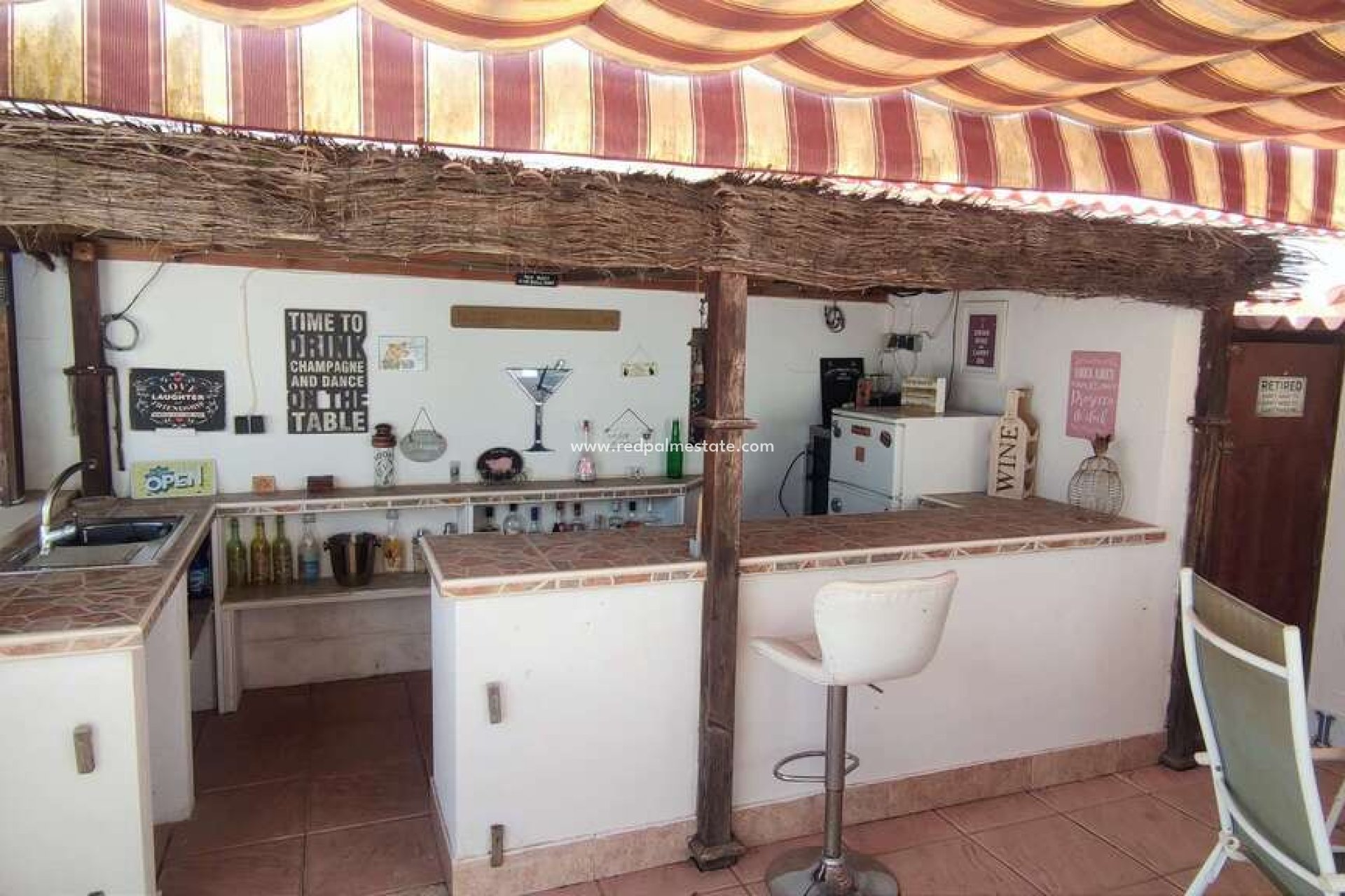 Revente - Villa -
Sax - Inland