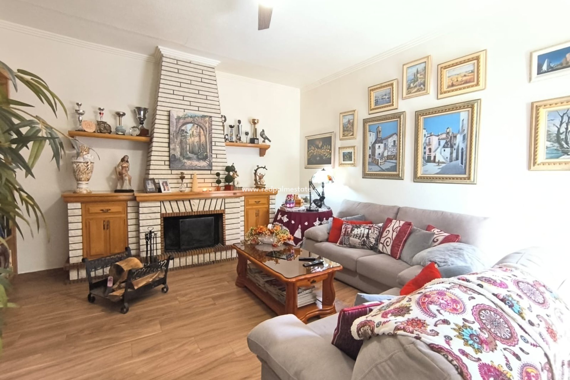 Revente - Villa -
Sax - Inland