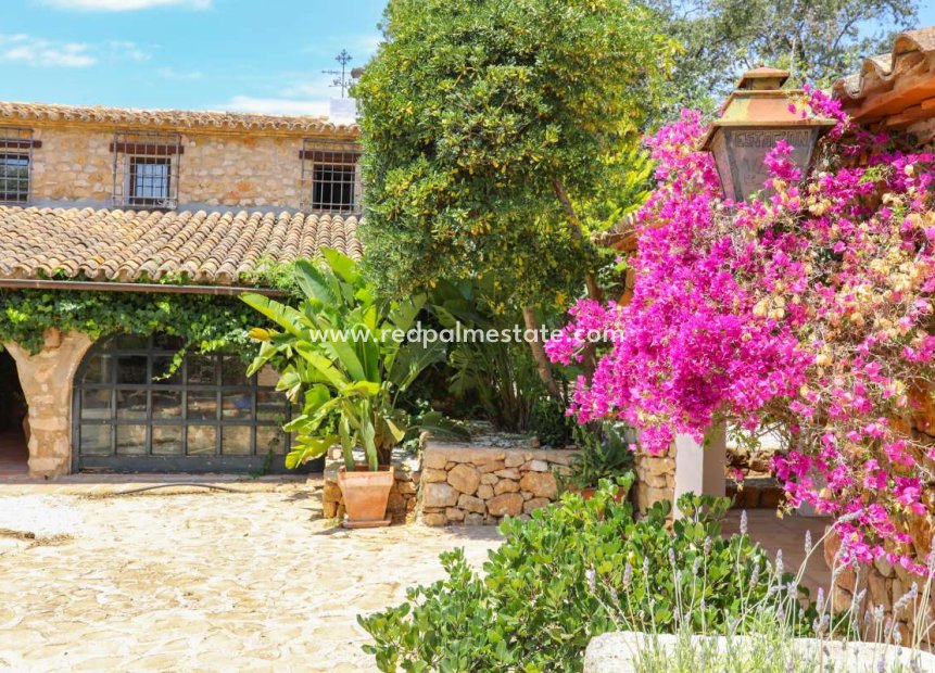 Revente - Villa -
Senija - Inland