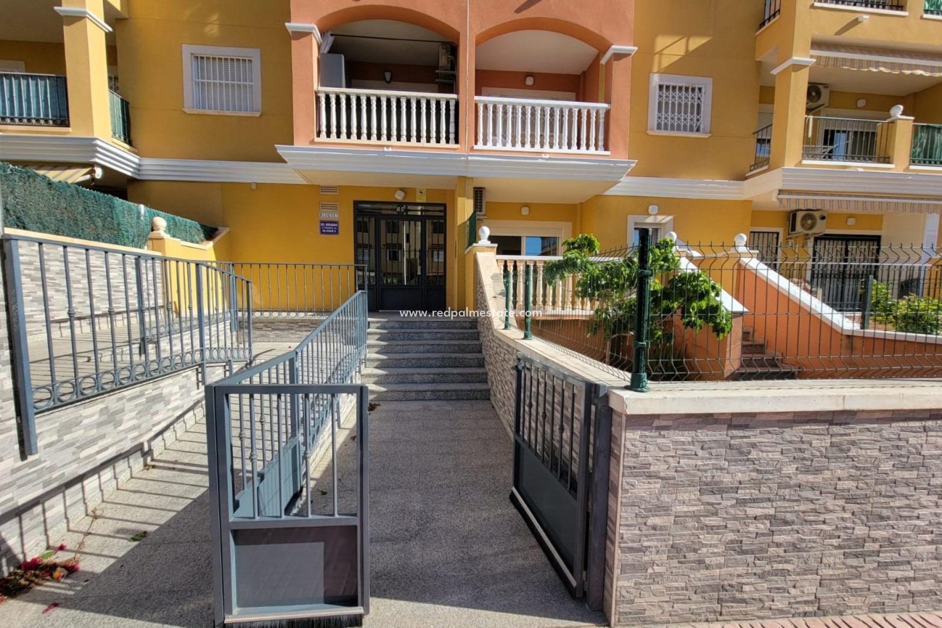 Revente - Villa -
Torrevieja - Aguas Nueva