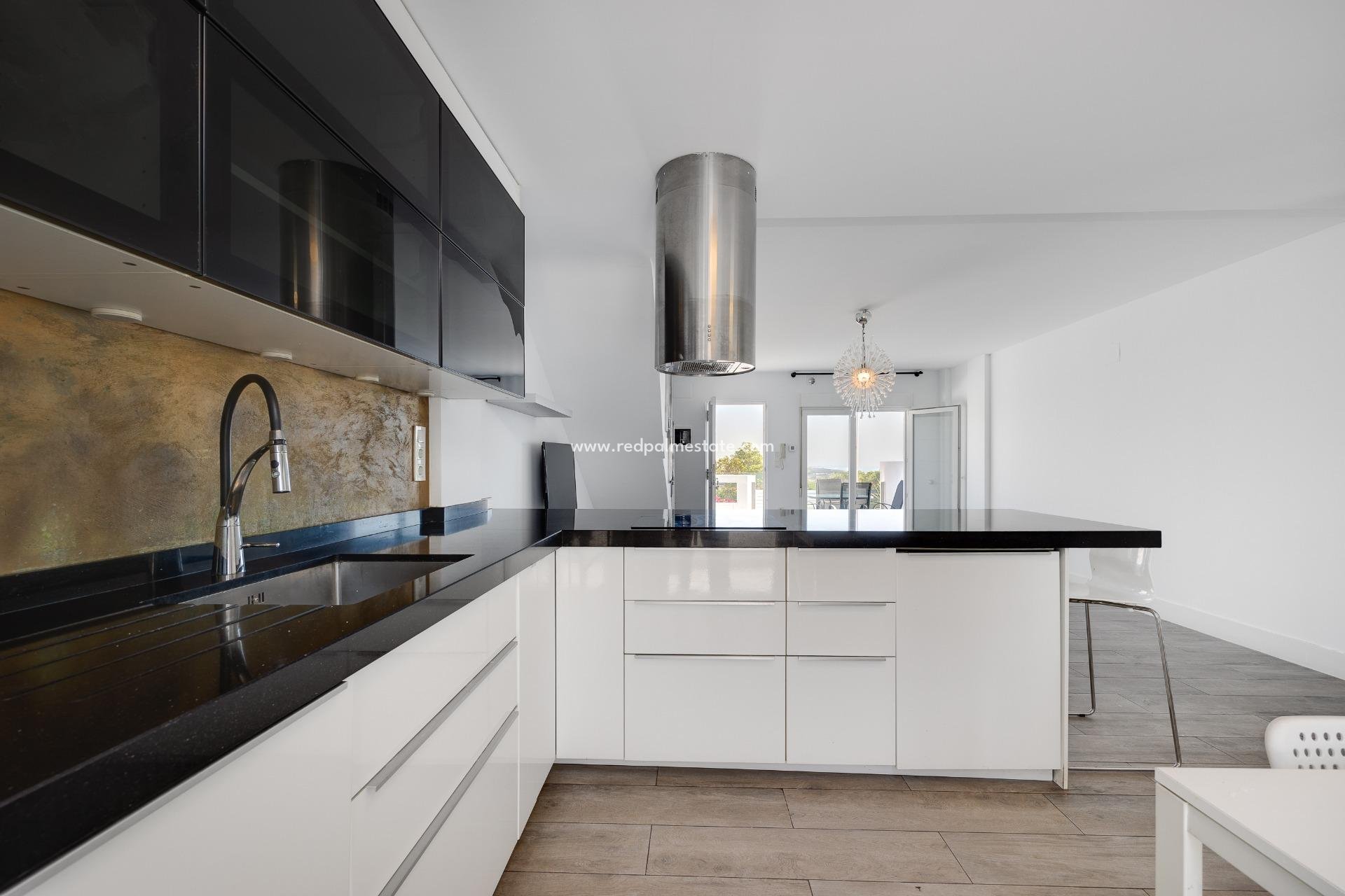 Revente - Villa -
Torrevieja - Aguas Nueva