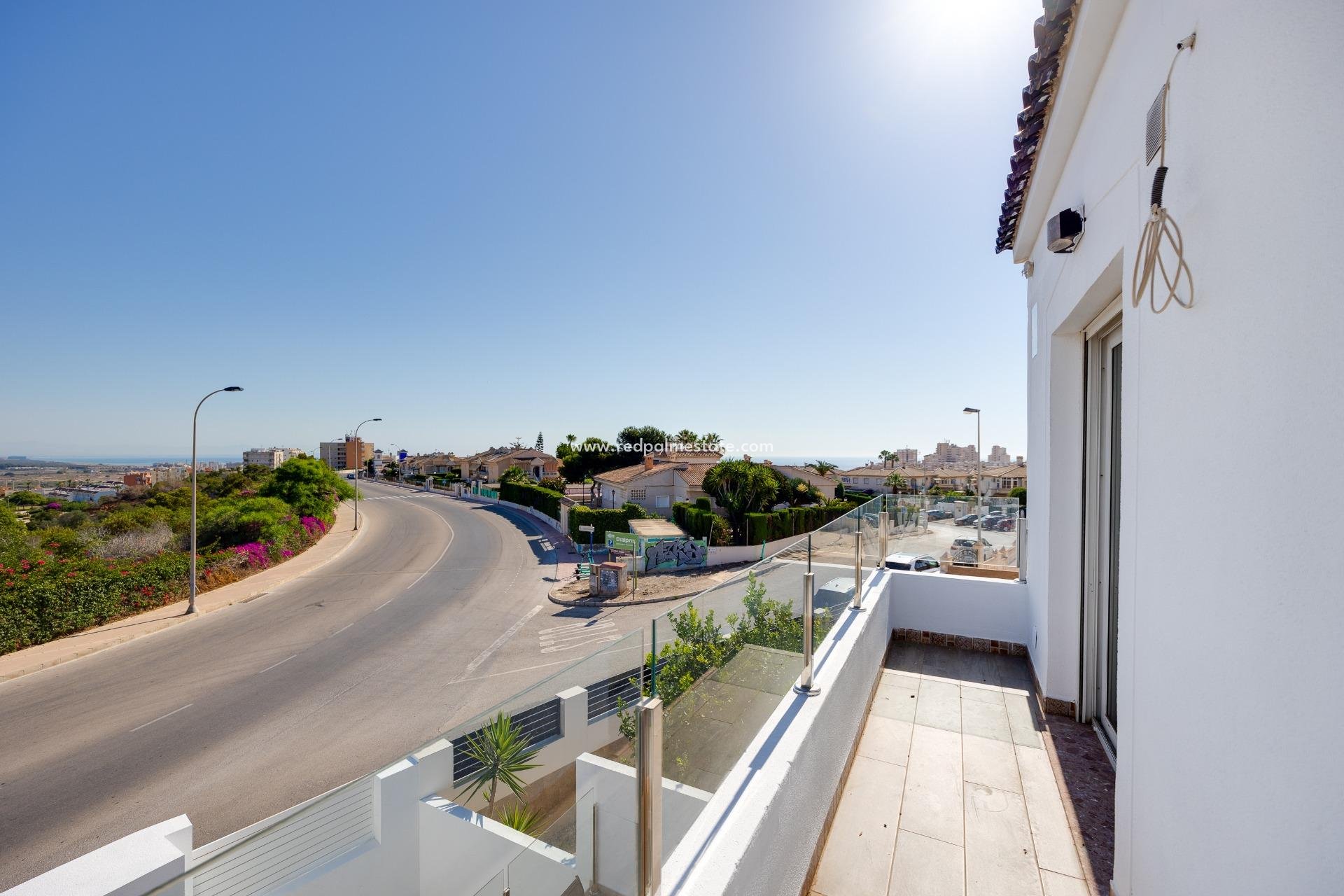 Revente - Villa -
Torrevieja - Aguas Nueva