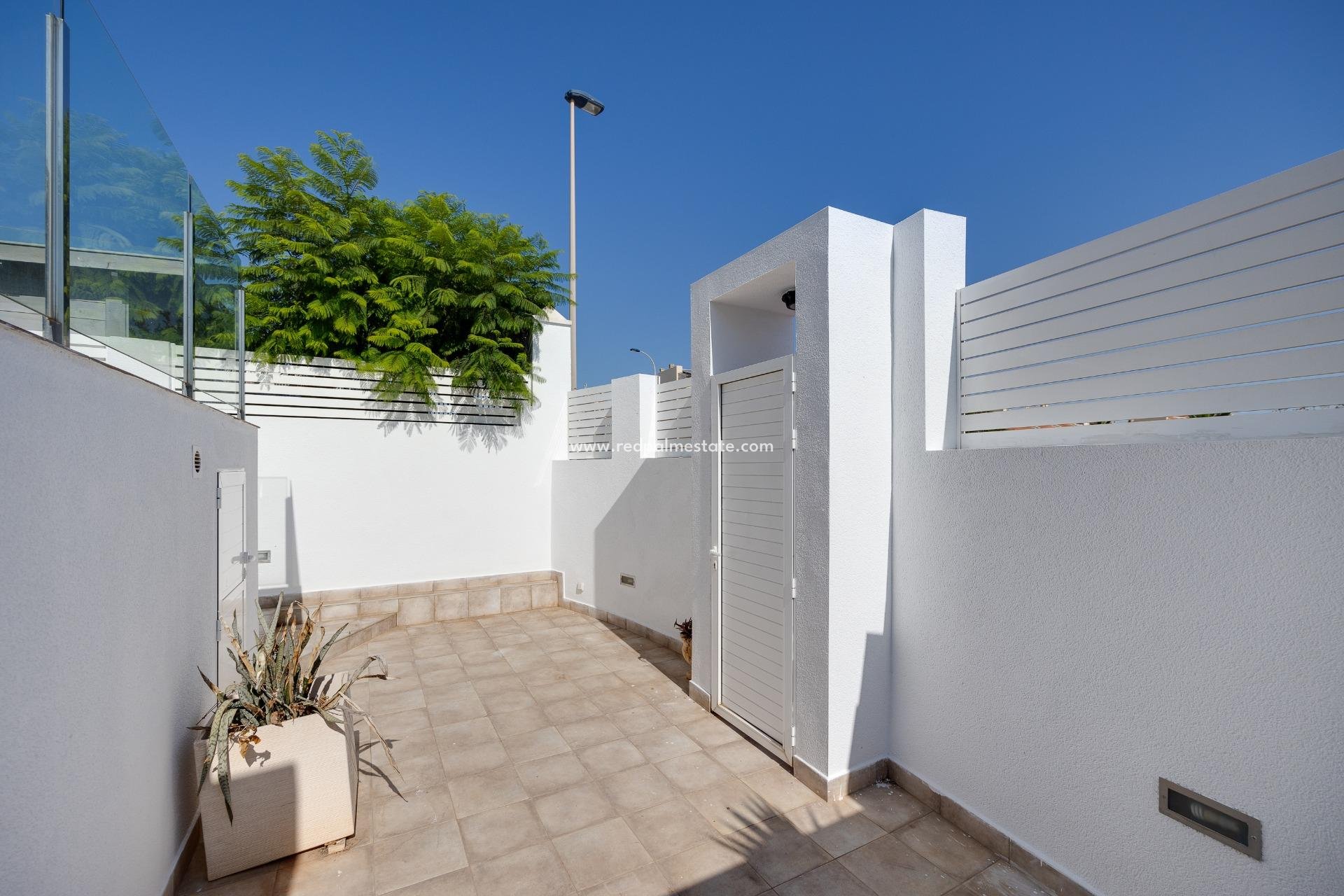 Revente - Villa -
Torrevieja - Aguas Nueva