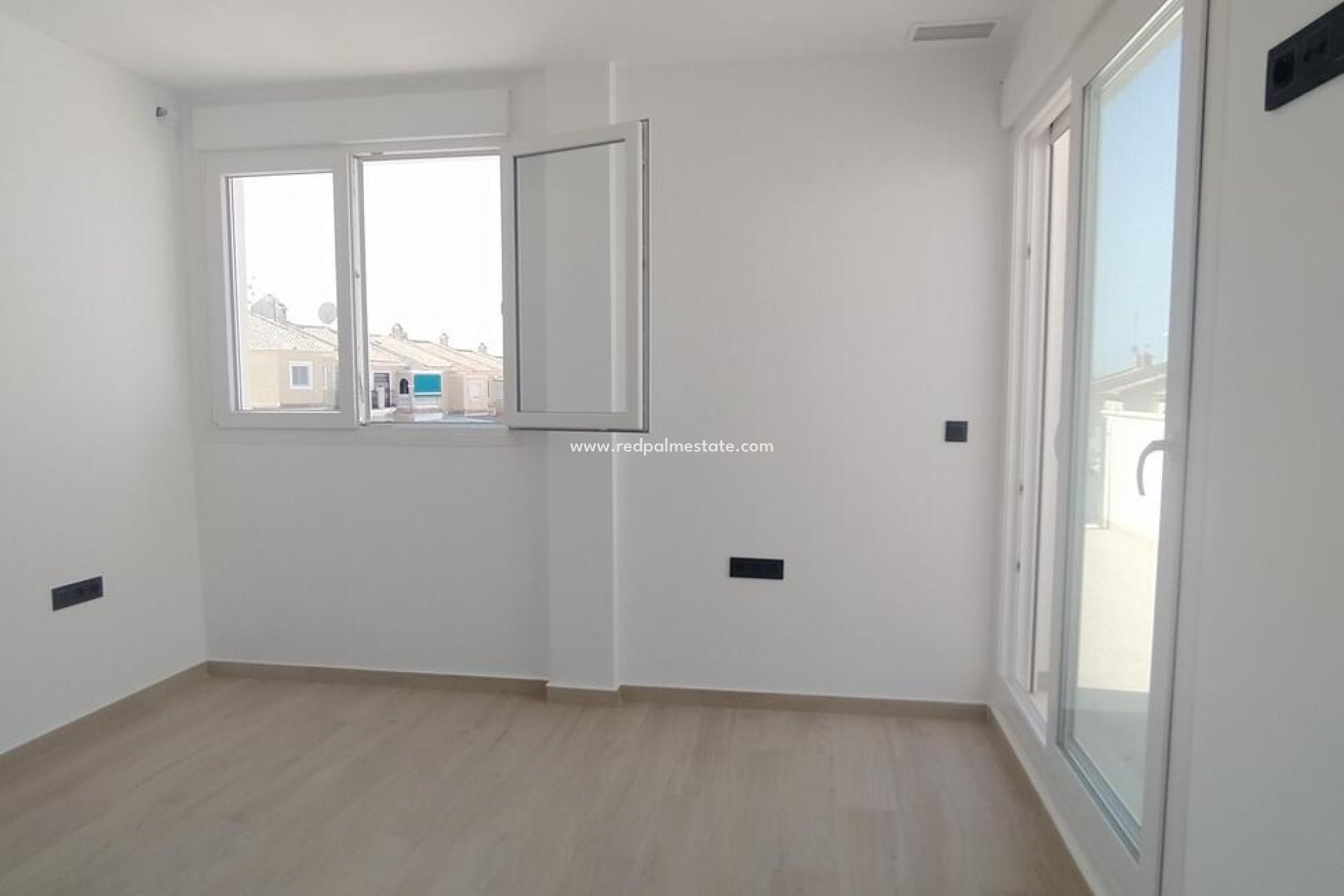 Revente - Villa -
Torrevieja - Aguas Nueva