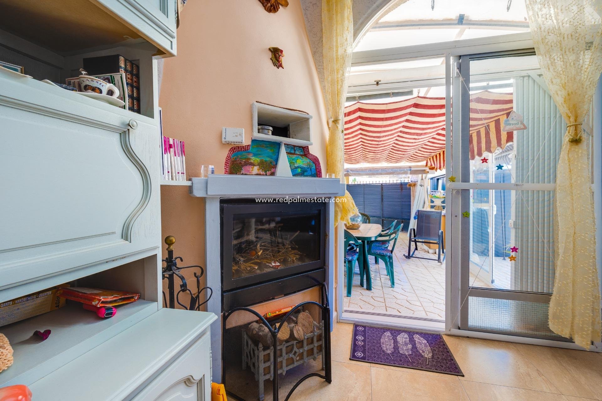 Revente - Villa -
Torrevieja - Aguas Nueva