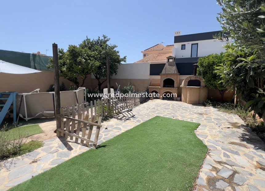 Revente - Villa -
Torrevieja - Aguas Nuevas