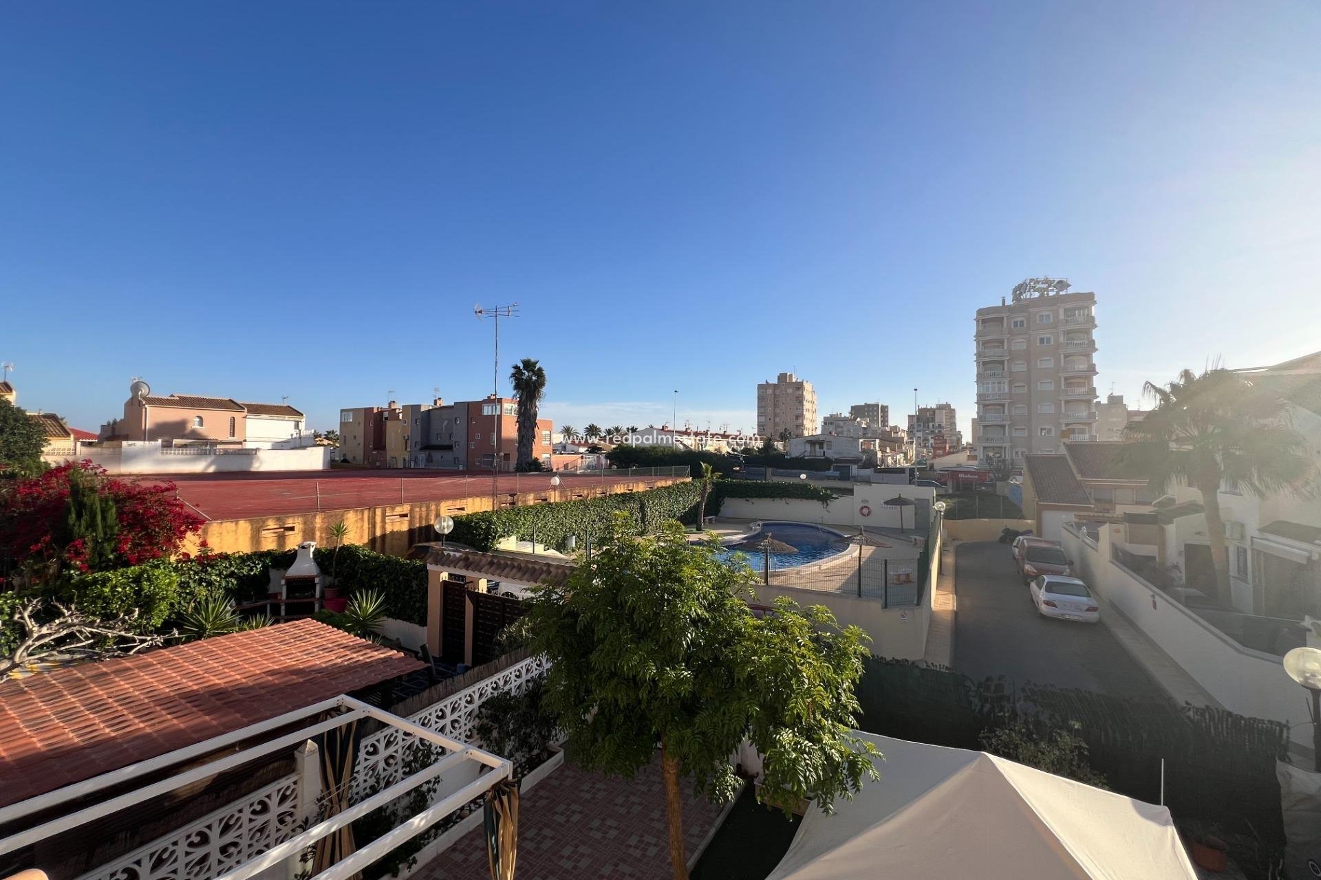 Revente - Villa -
Torrevieja - Calas blanca