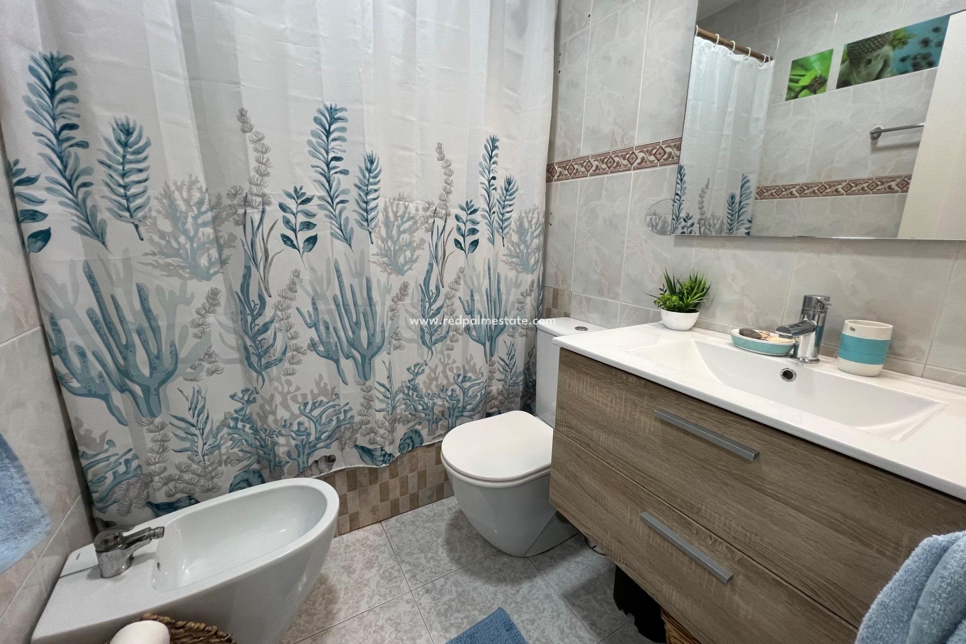 Revente - Villa -
Torrevieja - Calas blanca