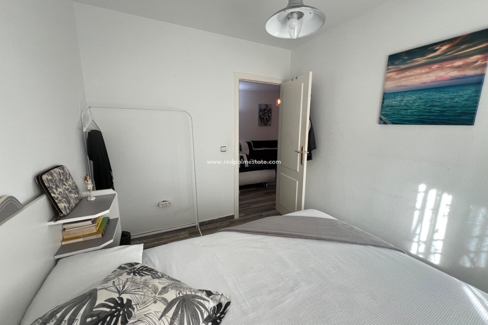 Revente - Villa -
Torrevieja - Calas blanca