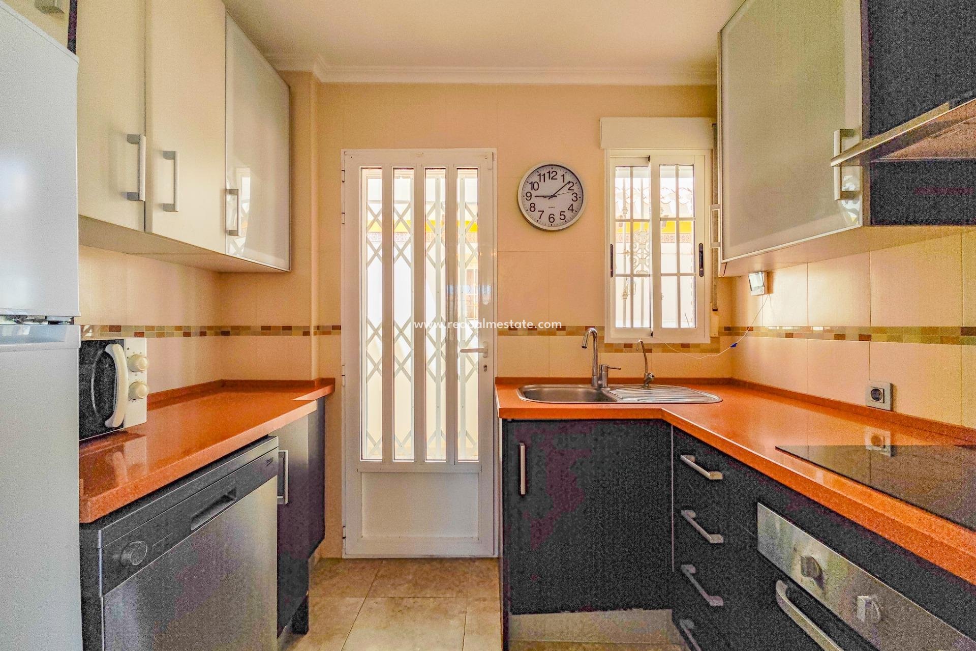 Revente - Villa -
Torrevieja - La Mata