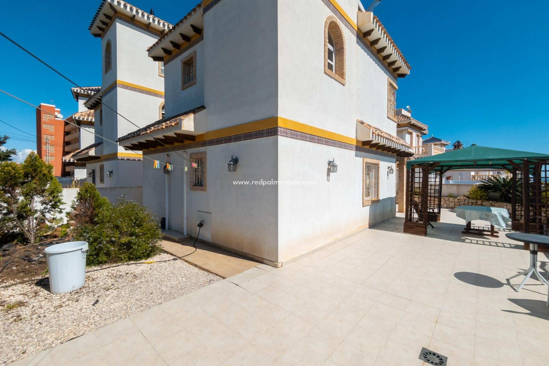 Revente - Villa -
Torrevieja - La Mata