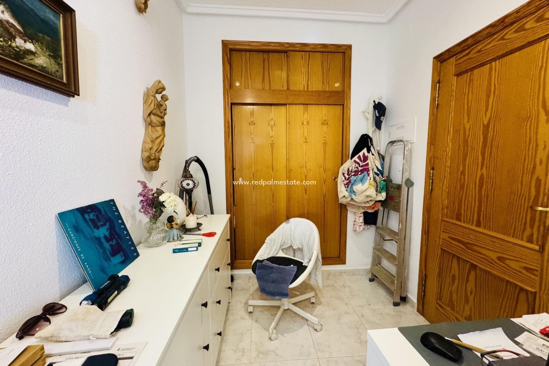 Revente - Villa -
Torrevieja - La Siesta - El Salado - Torreta