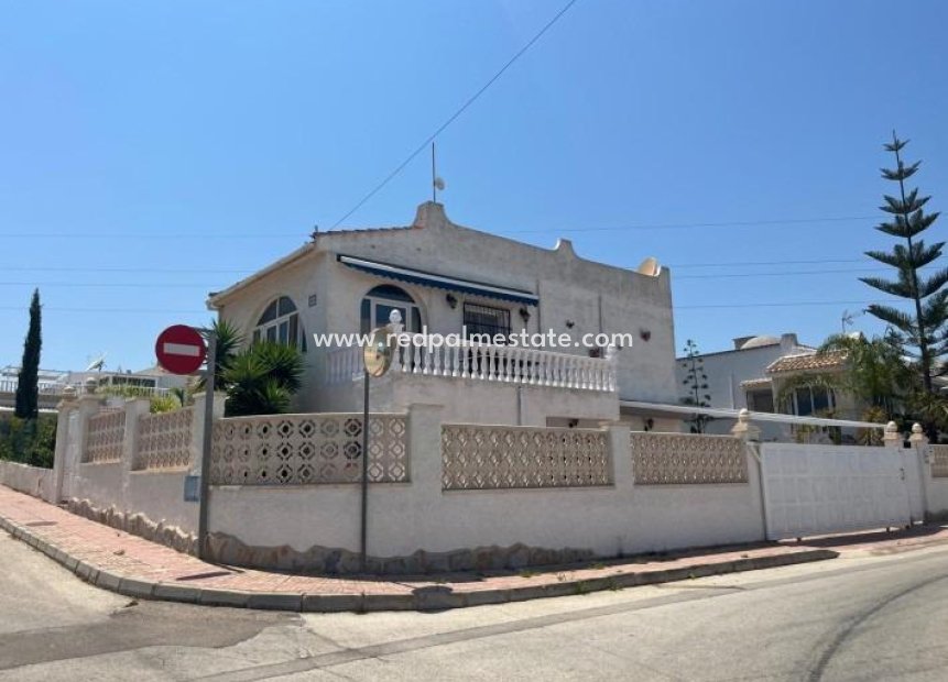 Revente - Villa -
Torrevieja - La Siesta - El Salado -  Torreta