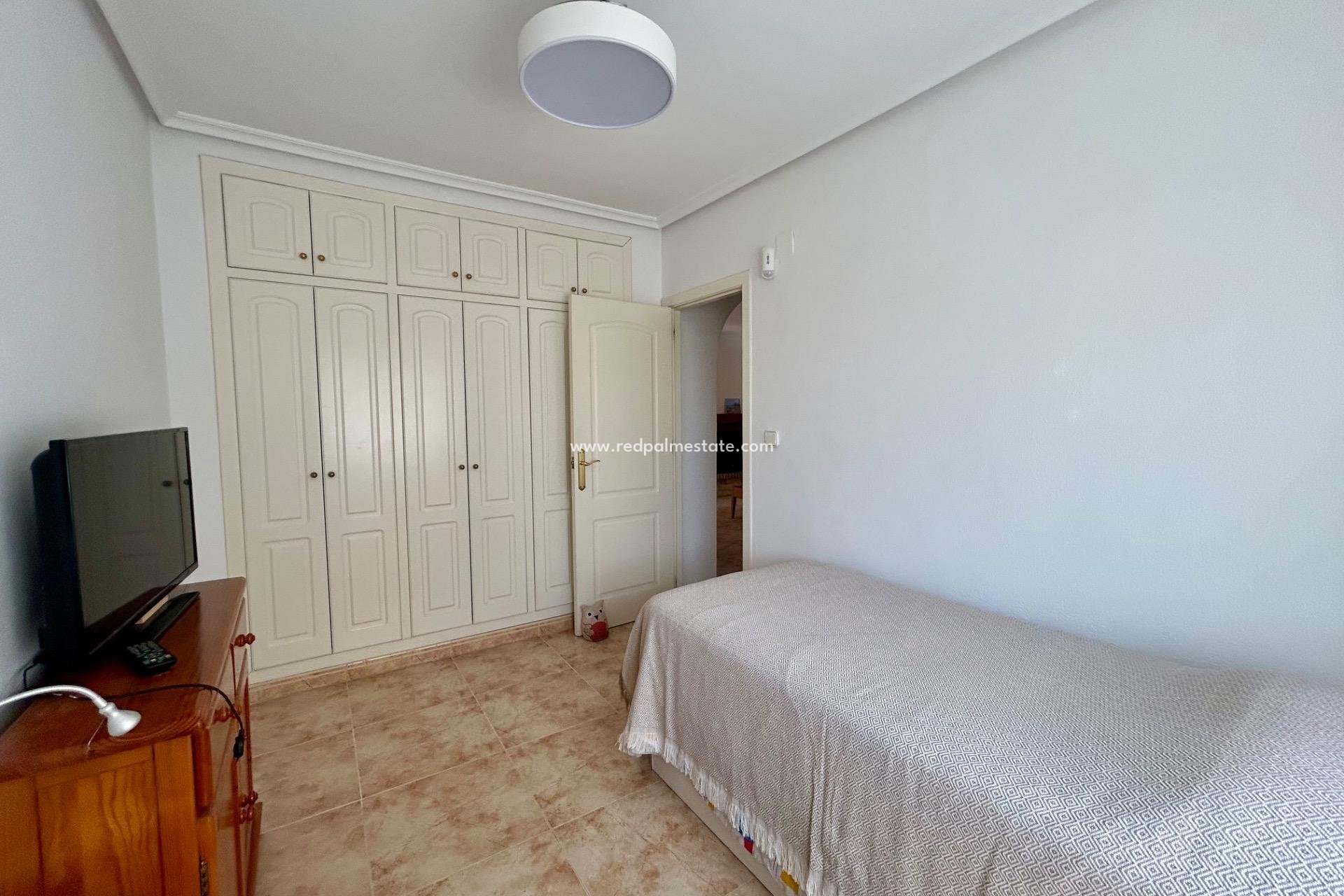 Revente - Villa -
Torrevieja - La Siesta - El Salado -  Torreta