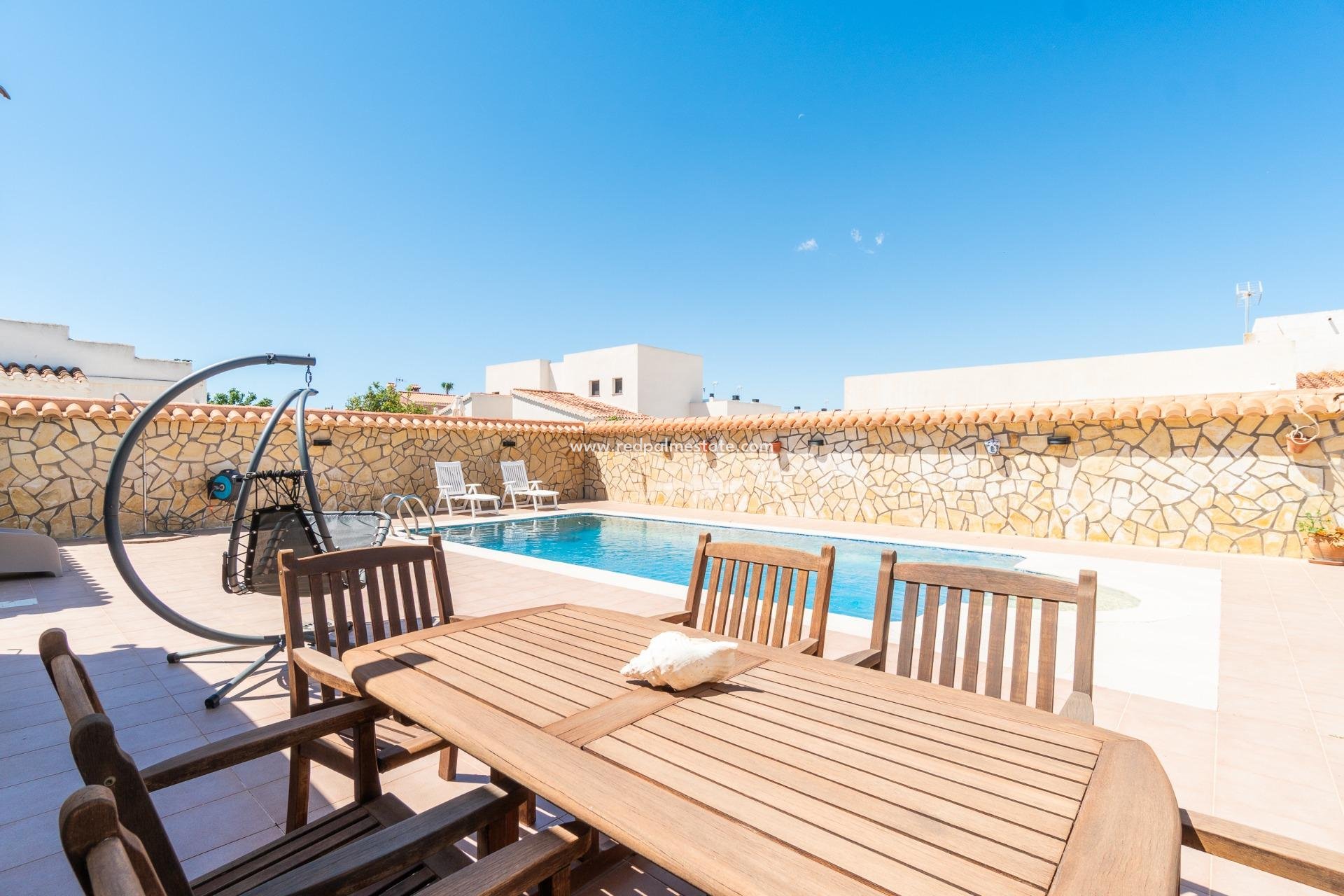 Revente - Villa -
Torrevieja - La Siesta - El Salado - Torreta