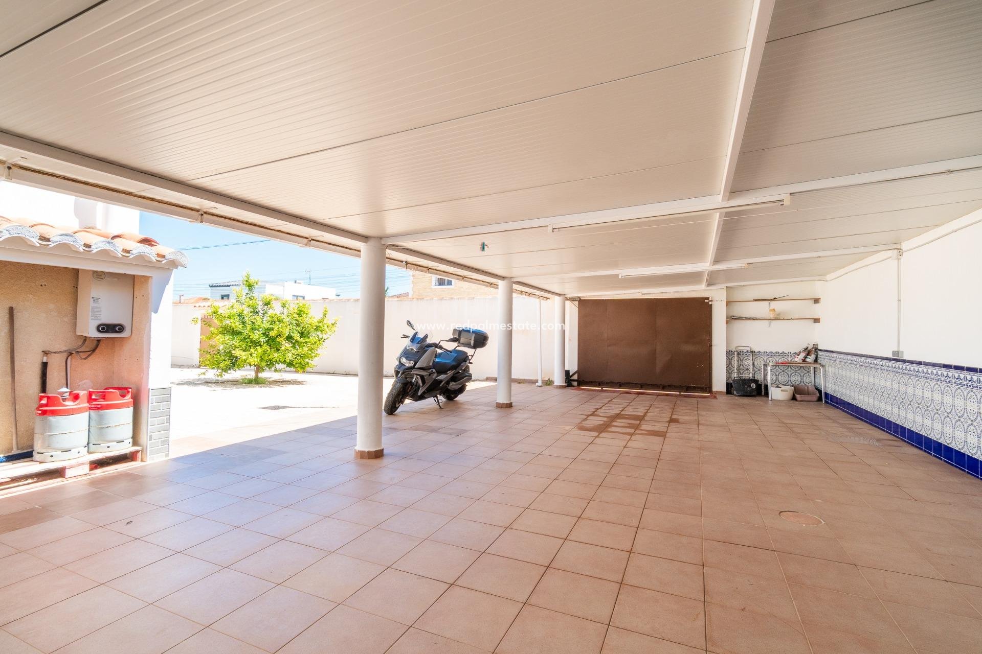 Revente - Villa -
Torrevieja - La Siesta - El Salado - Torreta