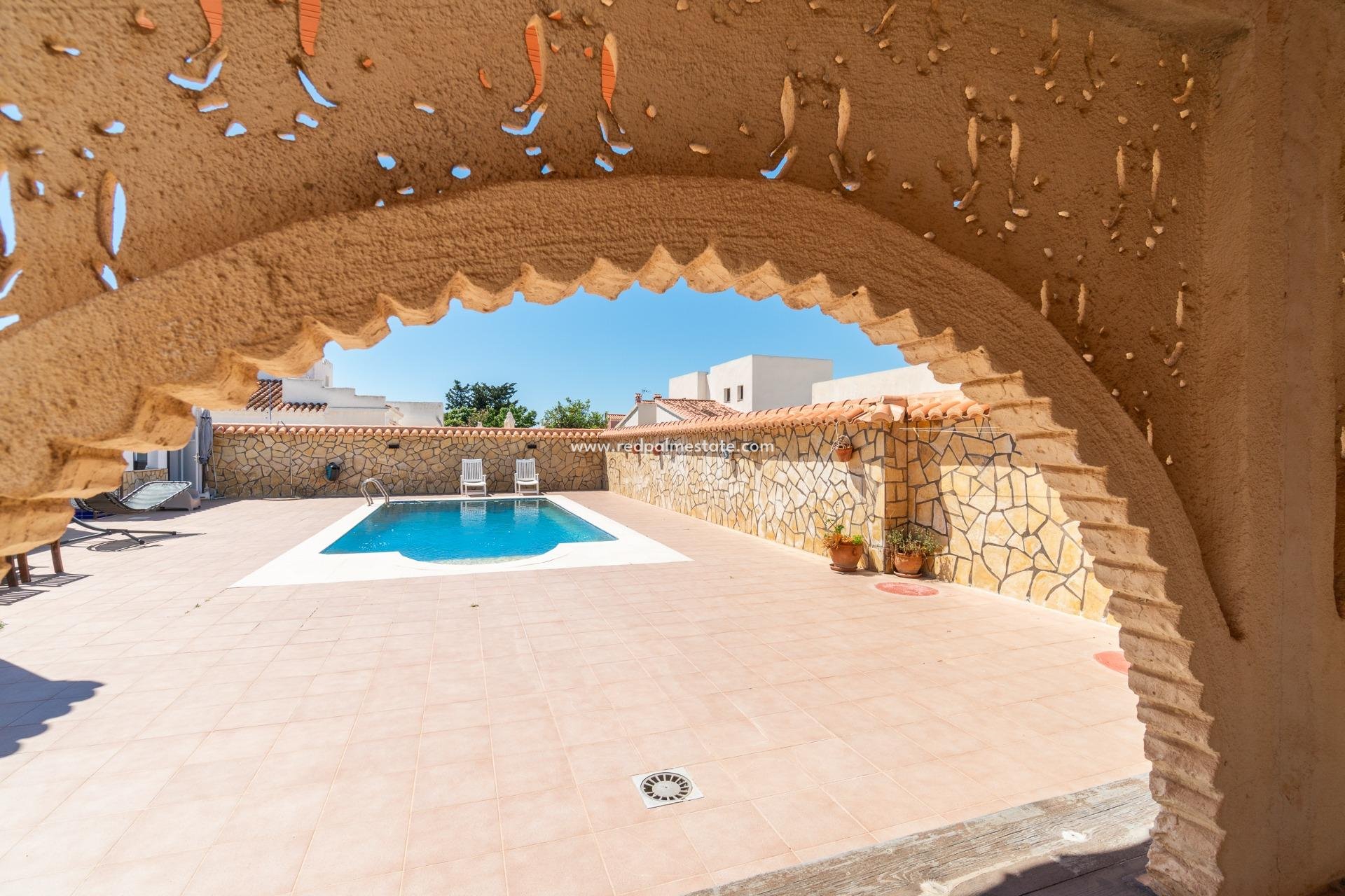 Revente - Villa -
Torrevieja - La Siesta - El Salado - Torreta