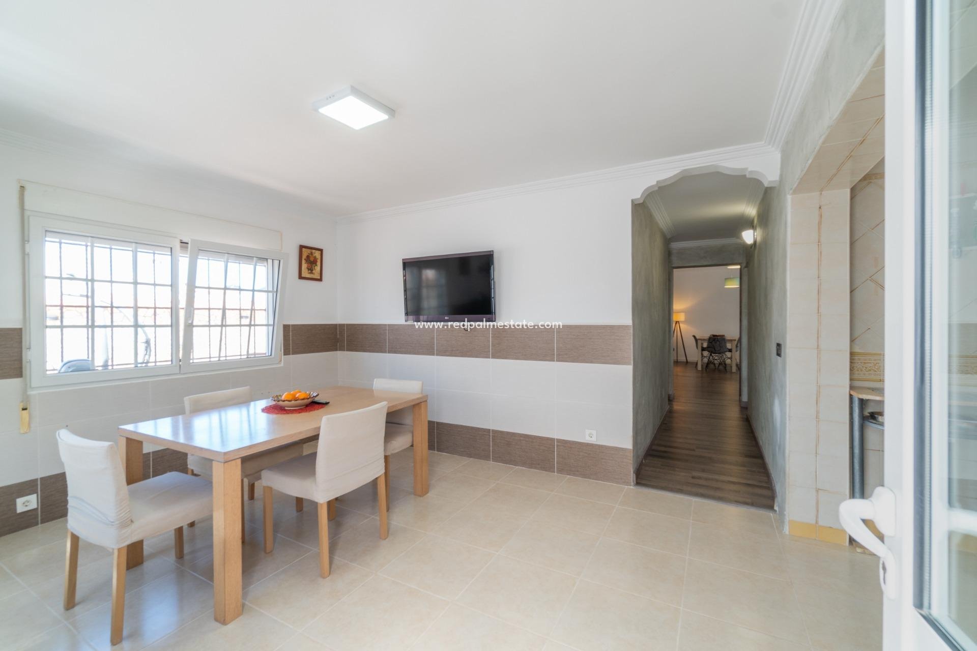 Revente - Villa -
Torrevieja - La Siesta - El Salado - Torreta