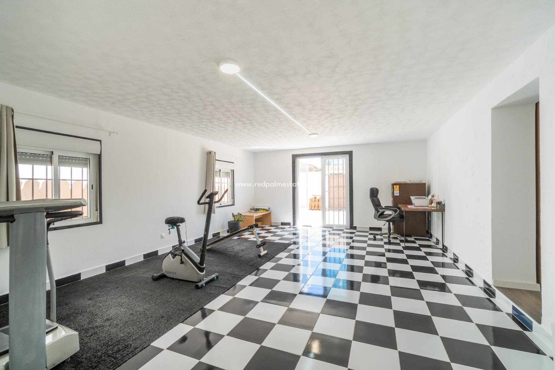 Revente - Villa -
Torrevieja - La Siesta - El Salado - Torreta