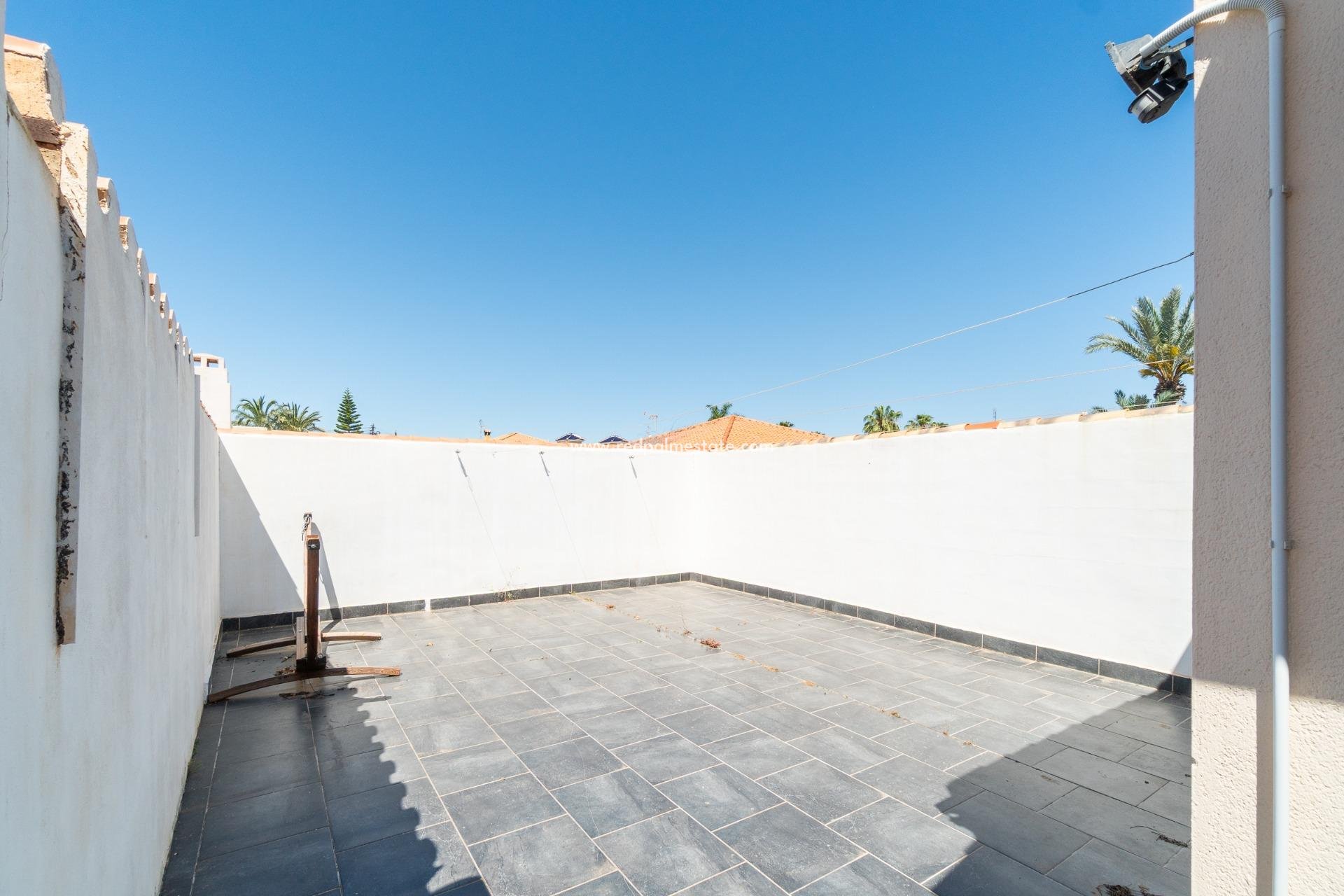 Revente - Villa -
Torrevieja - La Siesta - El Salado - Torreta