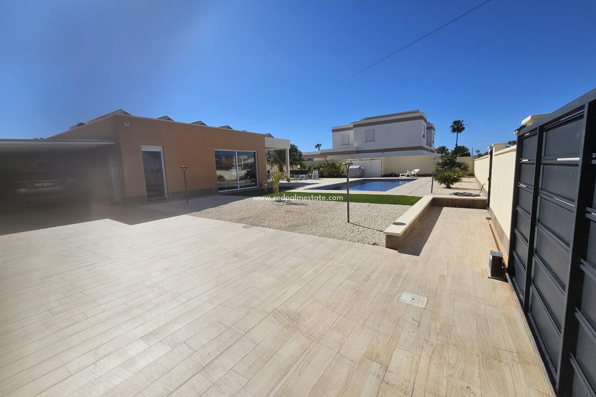 Revente - Villa -
Torrevieja - La Siesta - El Salado - Torreta