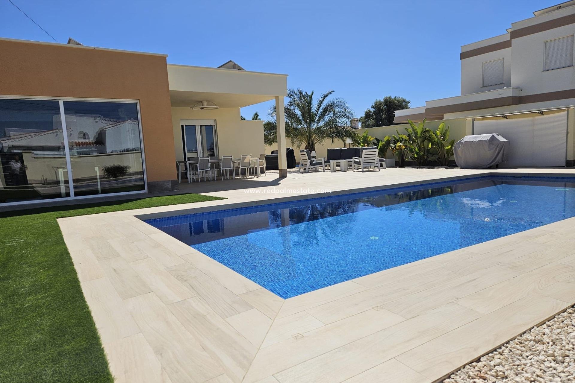 Revente - Villa -
Torrevieja - La Siesta - El Salado - Torreta