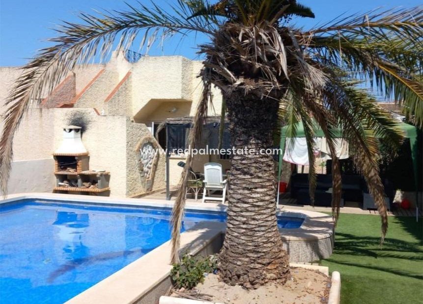 Revente - Villa -
Torrevieja - Los altos