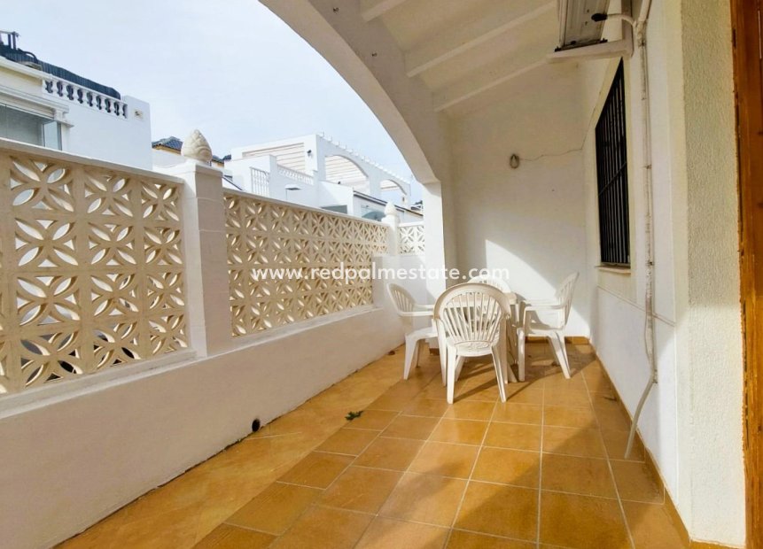 Revente - Villa -
Torrevieja - Los altos