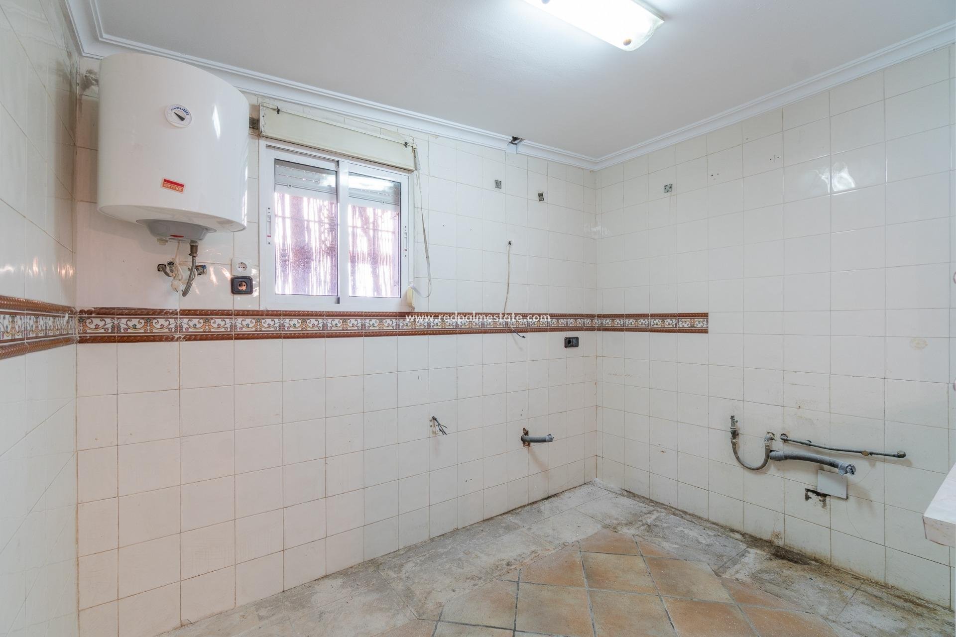 Revente - Villa -
Torrevieja - Los Altos