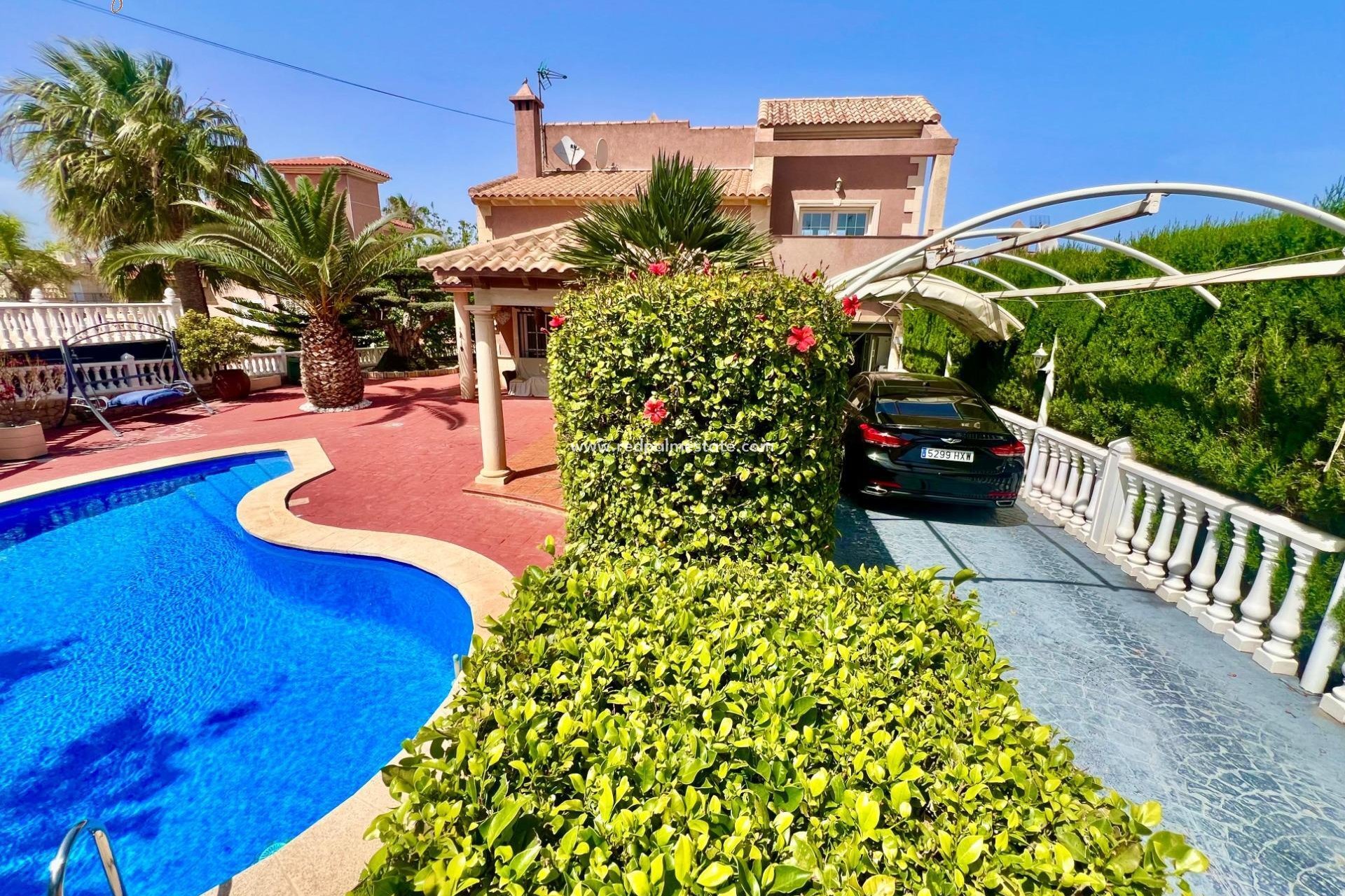 Revente - Villa -
Torrevieja - Los balcones
