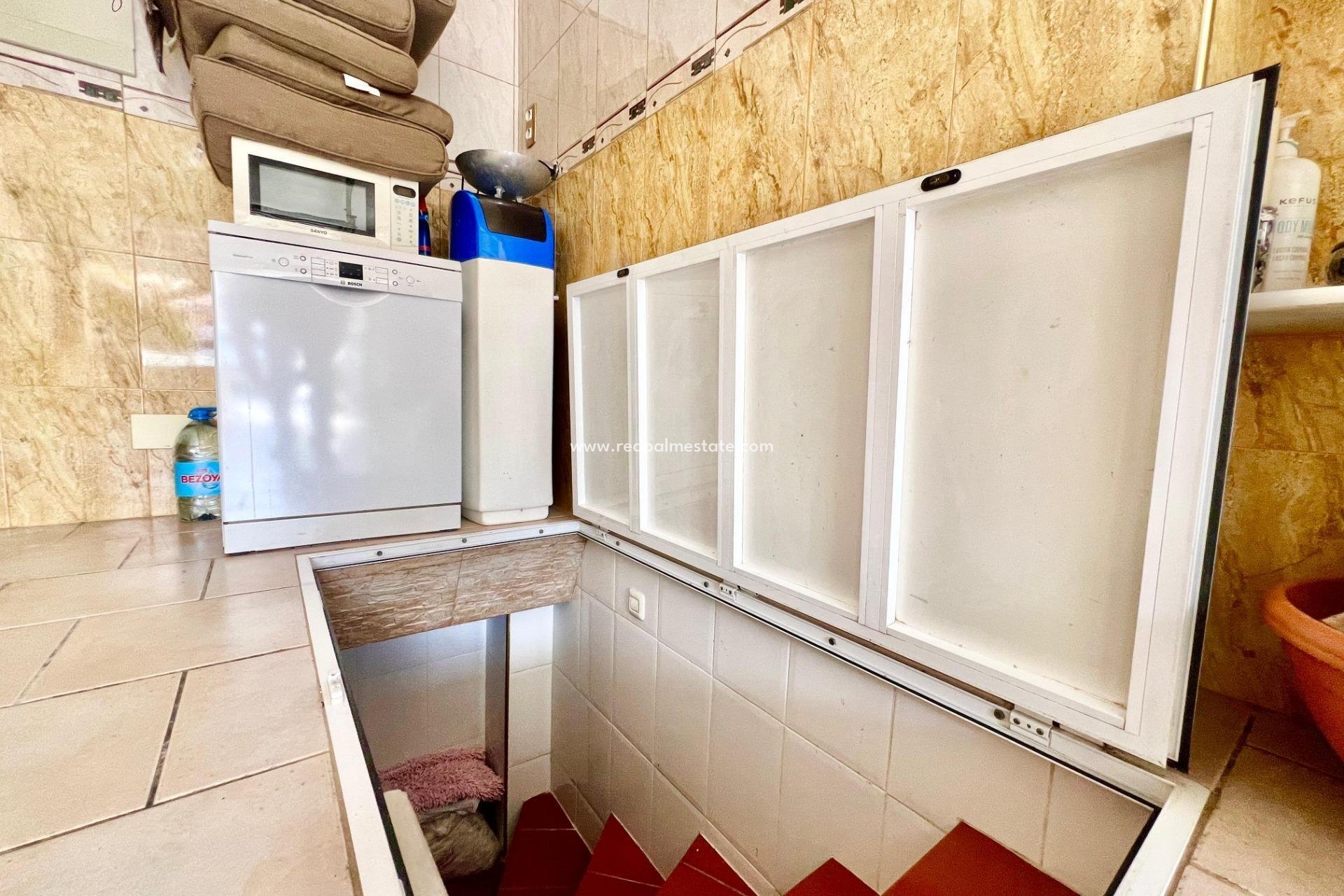 Revente - Villa -
Torrevieja - Los balcones