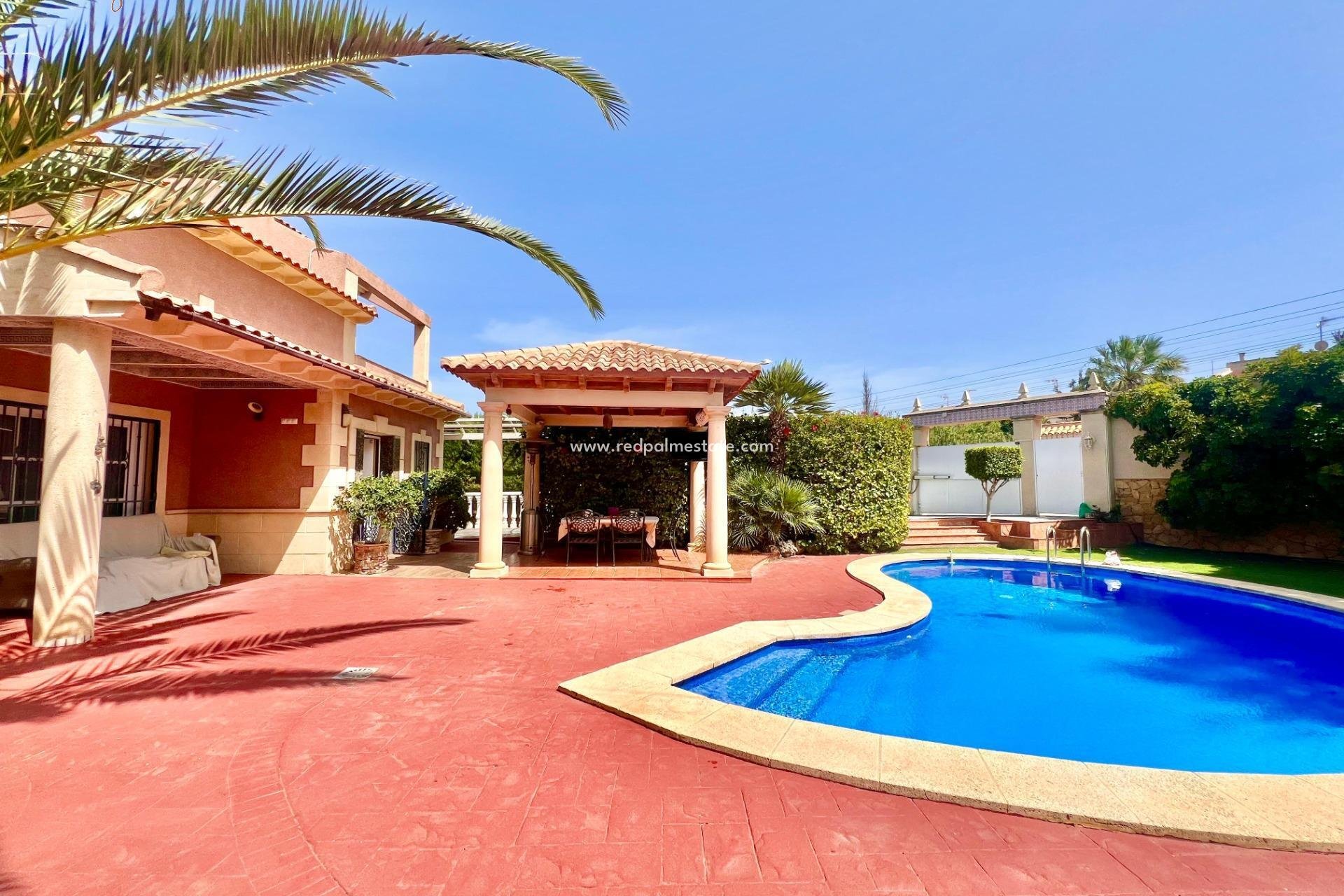 Revente - Villa -
Torrevieja - Los balcones