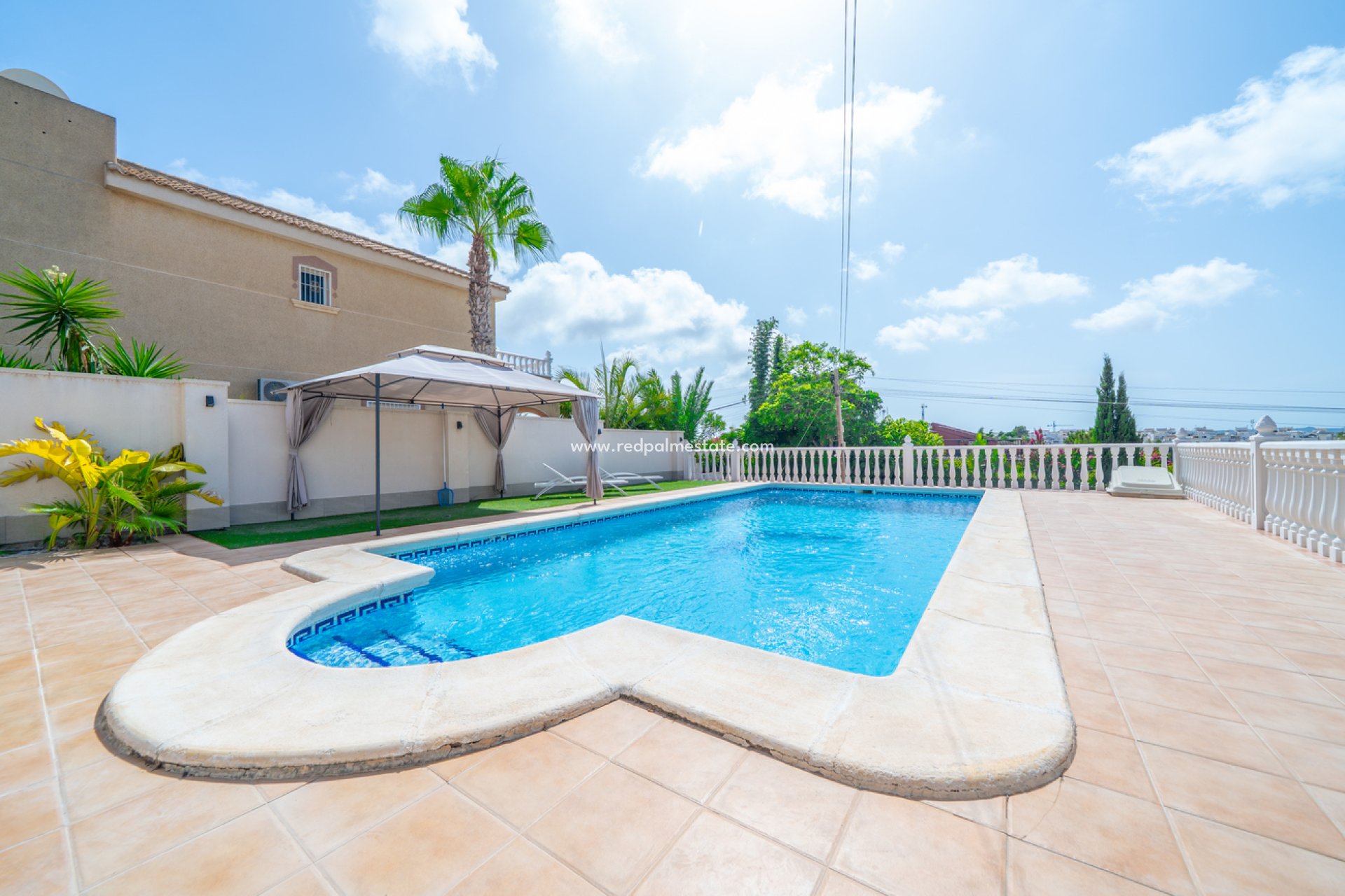 Revente - Villa -
Torrevieja - Los balcones
