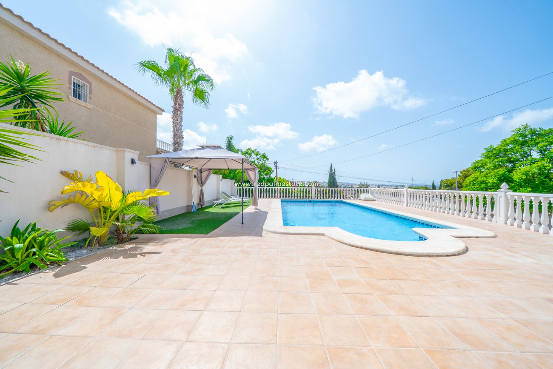 Revente - Villa -
Torrevieja - Los balcones