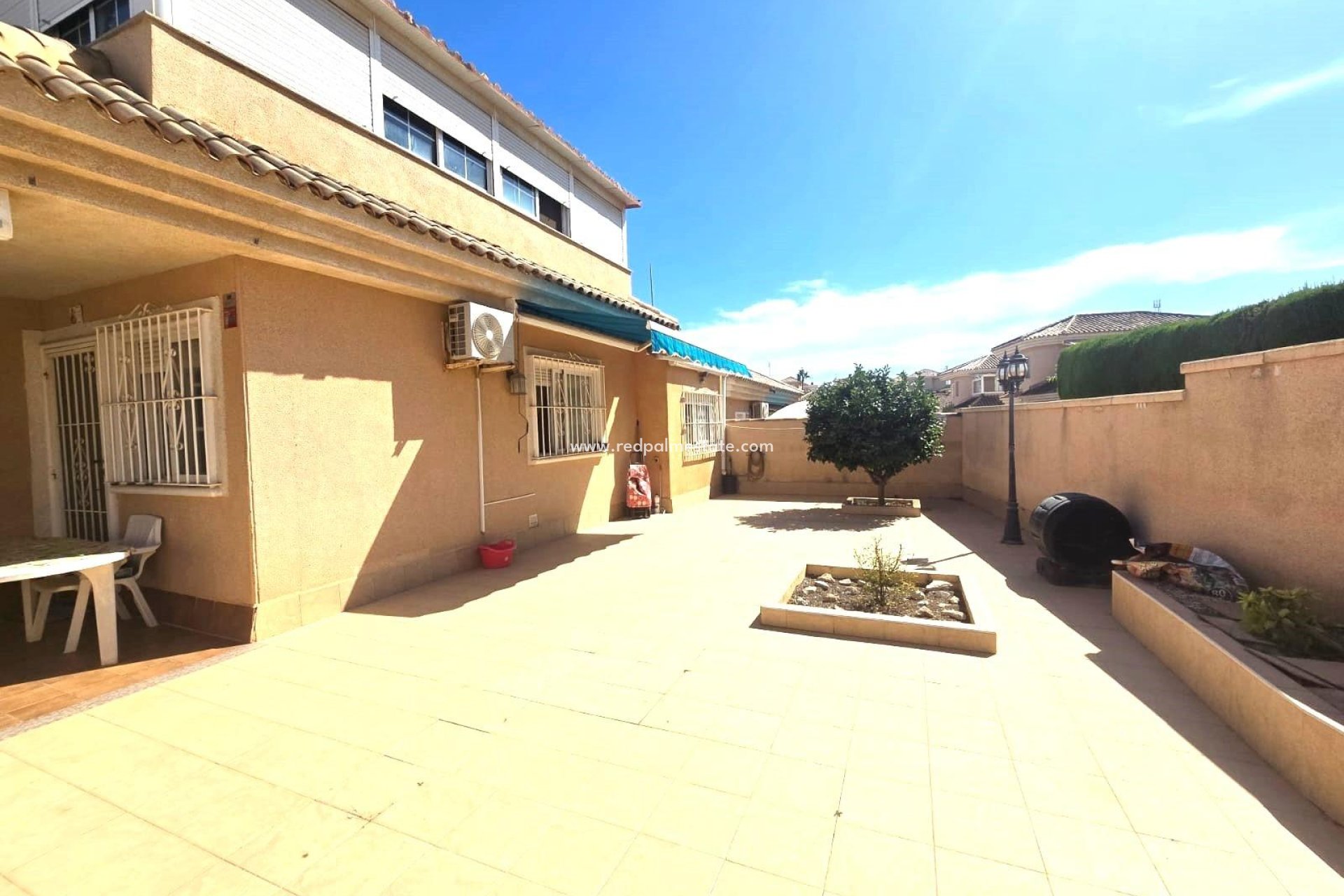 Revente - Villa -
Torrevieja - Los balcones