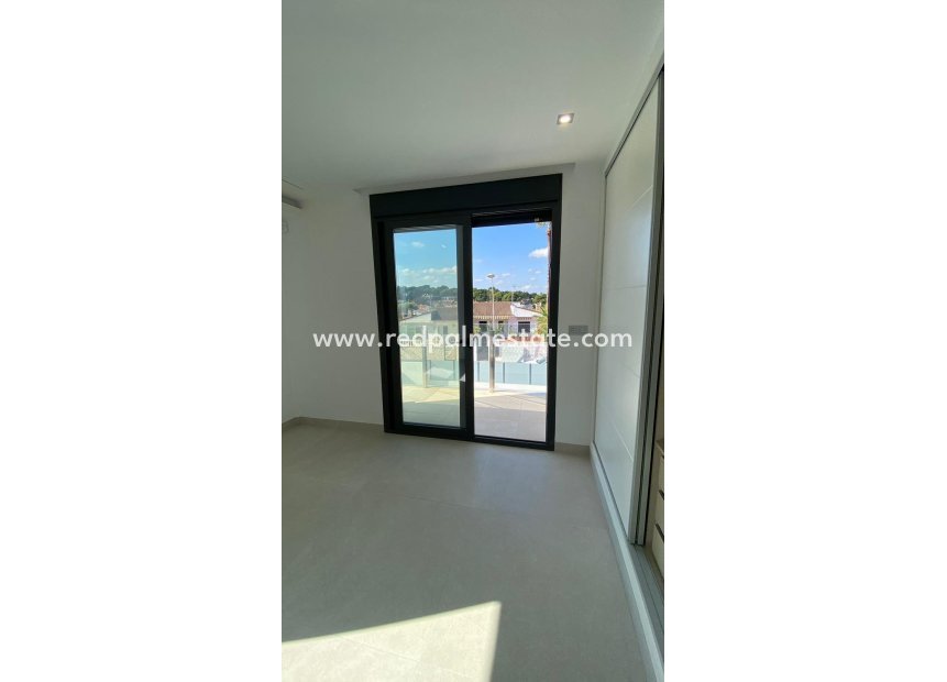 Revente - Villa -
Torrevieja - Los balcones