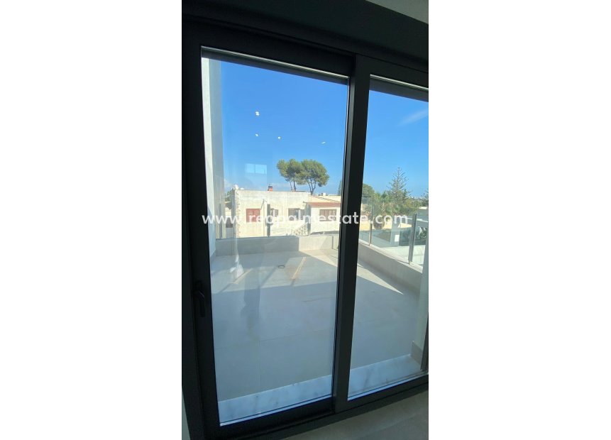 Revente - Villa -
Torrevieja - Los balcones